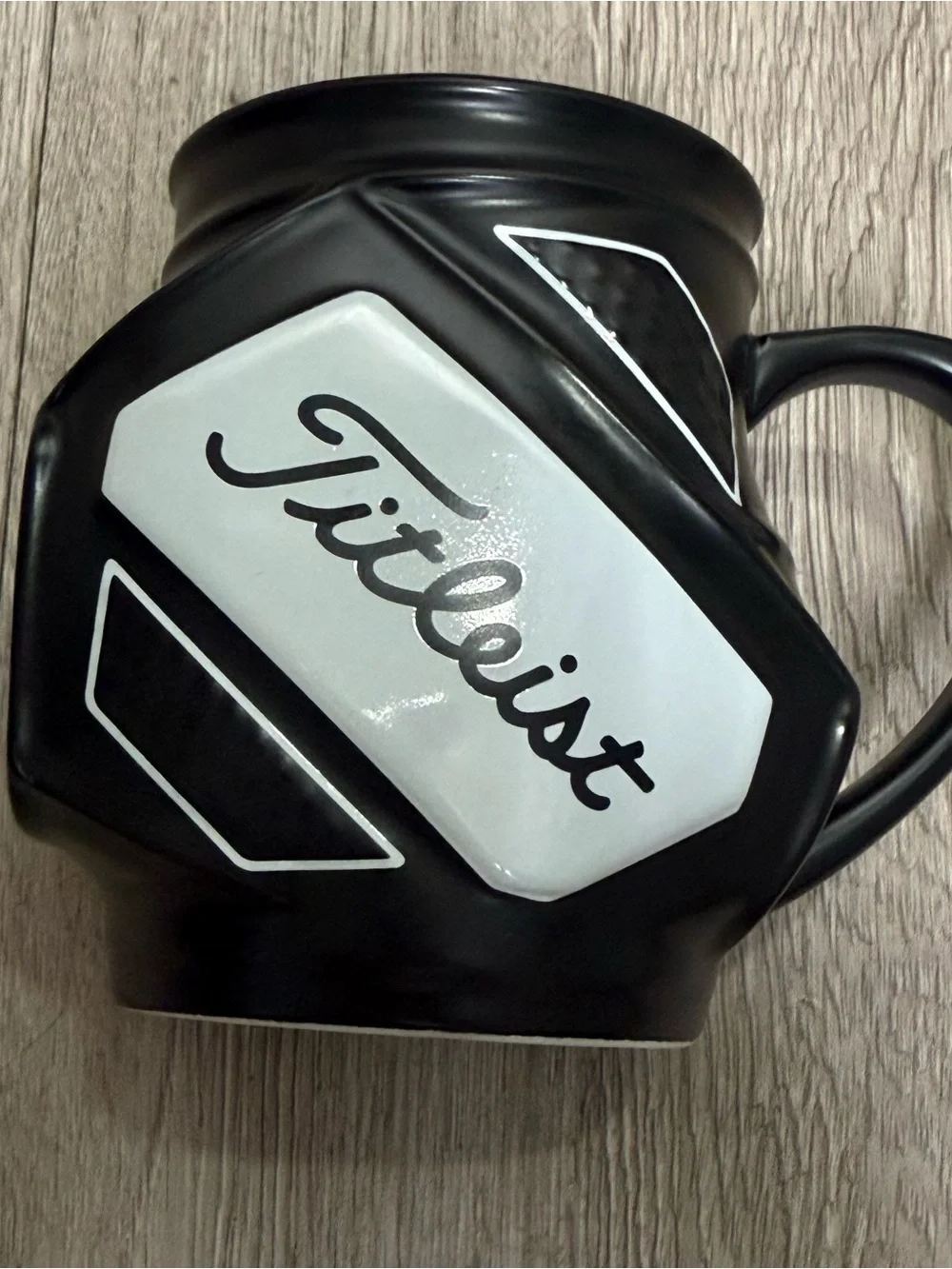 Titleist T Series Golf Bag Ceramic Coffee Mug Black Golf Ball Design Rare Used